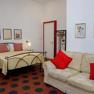 euplea-napoli.hotels-amalfi.com/
